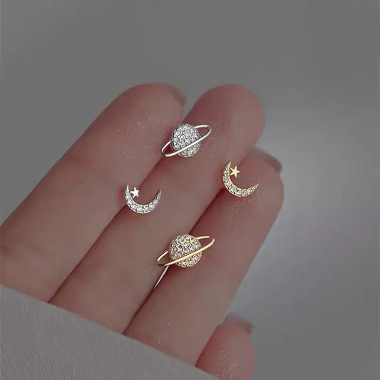 Pendientes Asimétricos Delicados de Luna y Estrellas (Un Par)