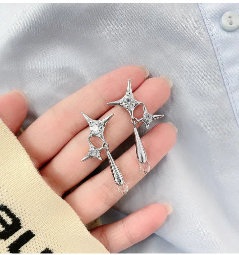 Pendientes Needle Star Cross con Plata S925 y Diamantes (Un Par)